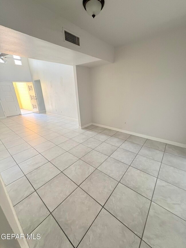 Building Photo - 1587 Catham Cir