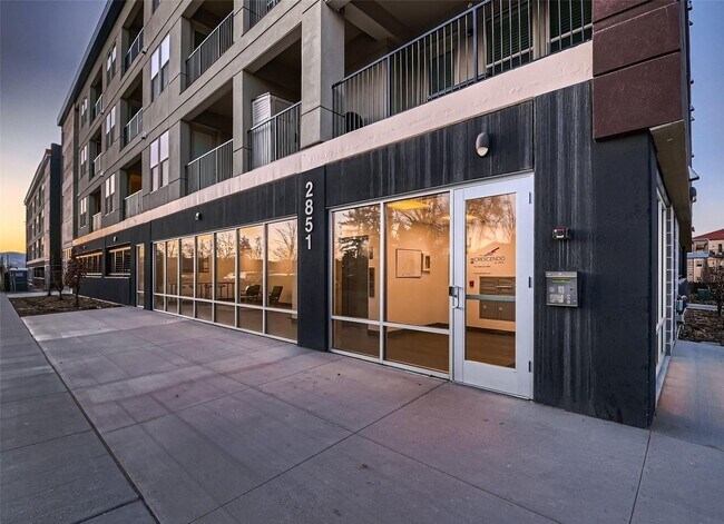 Building Photo - $0 DEPOSIT OPTION. ONE BED ONE BATH TOP FLOOR CONDO WITH MOUNTAIN VIEWS!!!