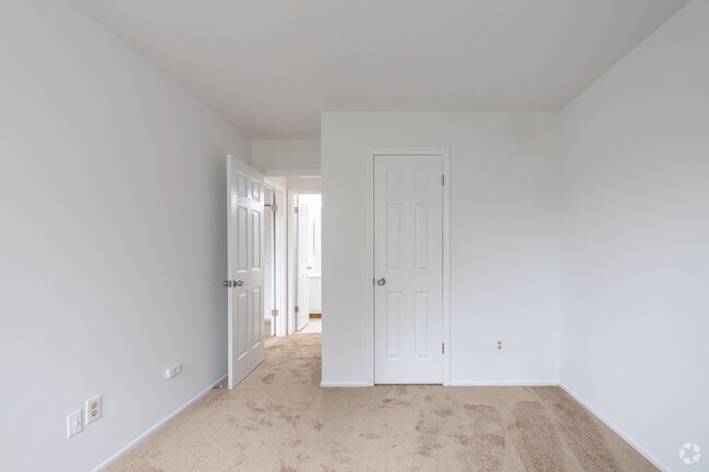 2BR, 2BA - 934SF - Brookside Garden Apartments