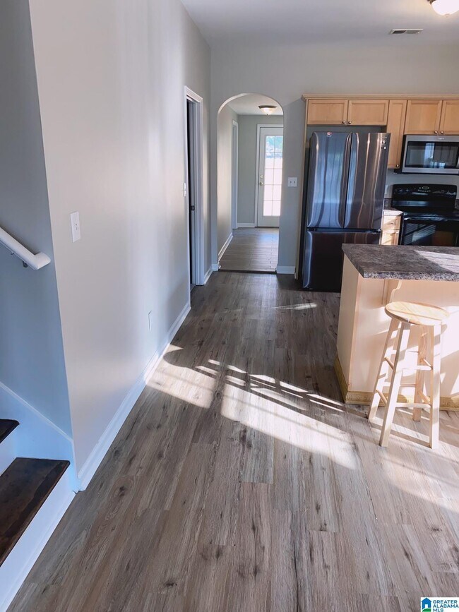 Building Photo - 129 Village Dr