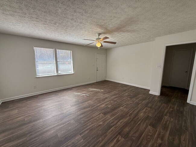 Foto del edificio - 137/139 Deer Creek Dr