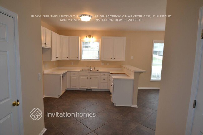 Building Photo - 5330 Holly Springs Dr