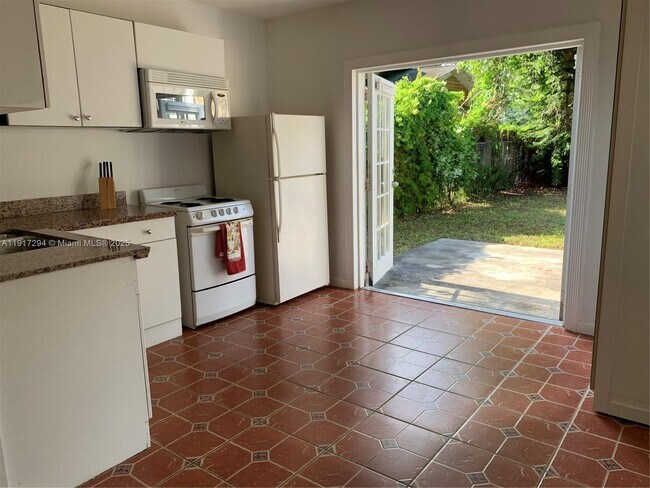 Foto del edificio - 750 NE 86th St