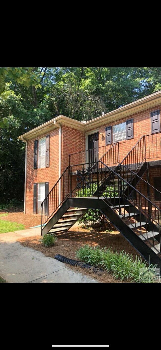 Building Photo - 1055 Baxter St