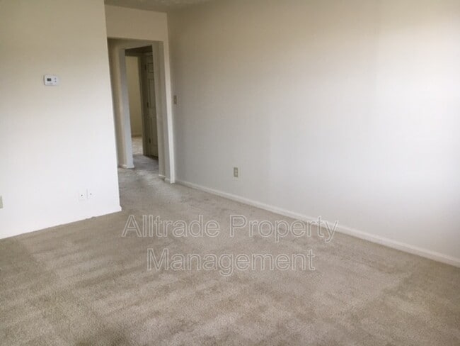 Building Photo - 2398 Chauvin Dr