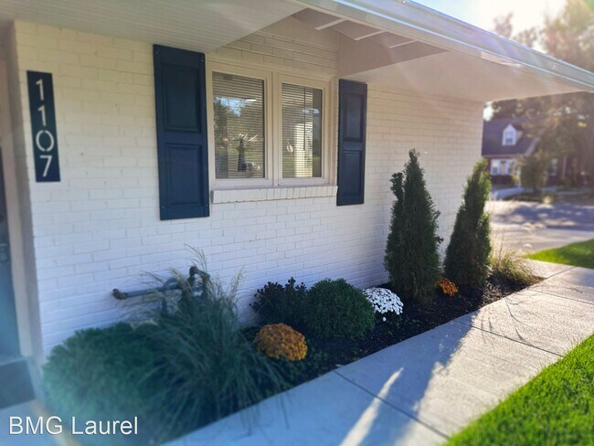 Foto del edificio - 5 br, 3 bath House - 1107 Navahoe Dr