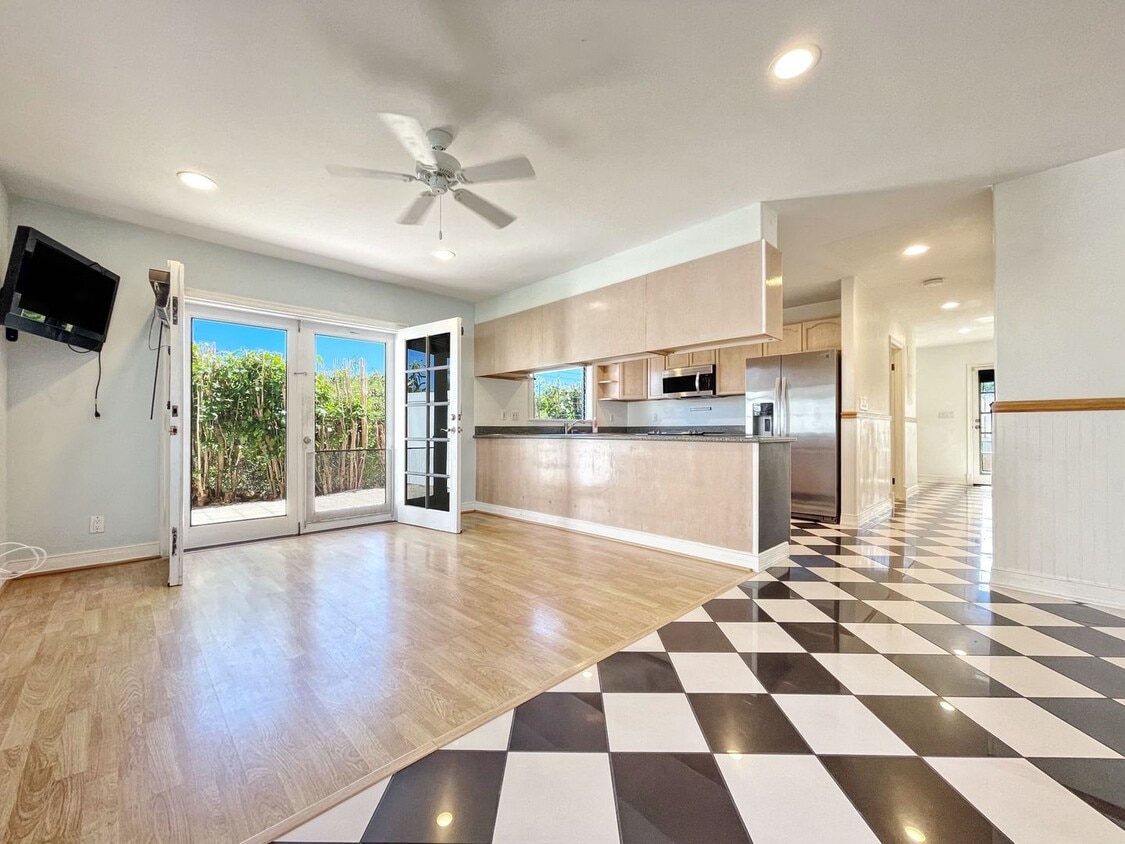 Foto principal - Dog Friendly 2/2 Kailua Duplex with one off-street parking!