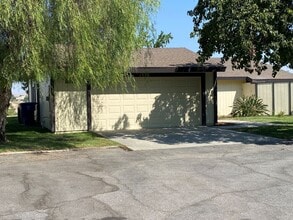 Building Photo - 17130 Advantage Pointe Ct