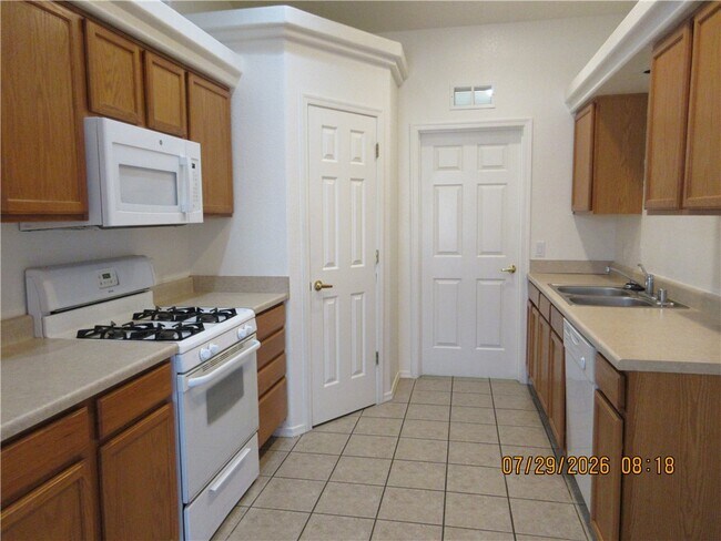 Building Photo - 2803 Wallapai Ave