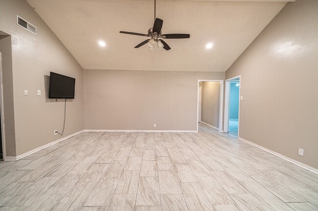 Foto del edificio - 7406 Baneway Dr