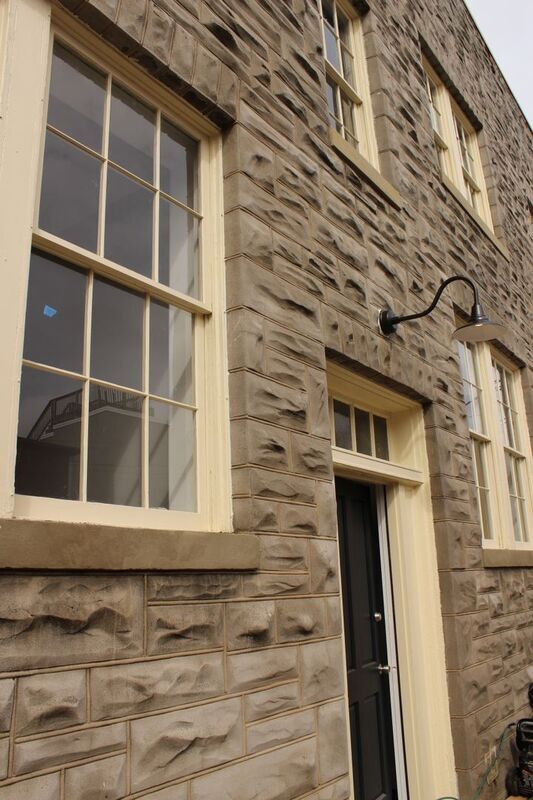 Building Photo - 1730 Bank St