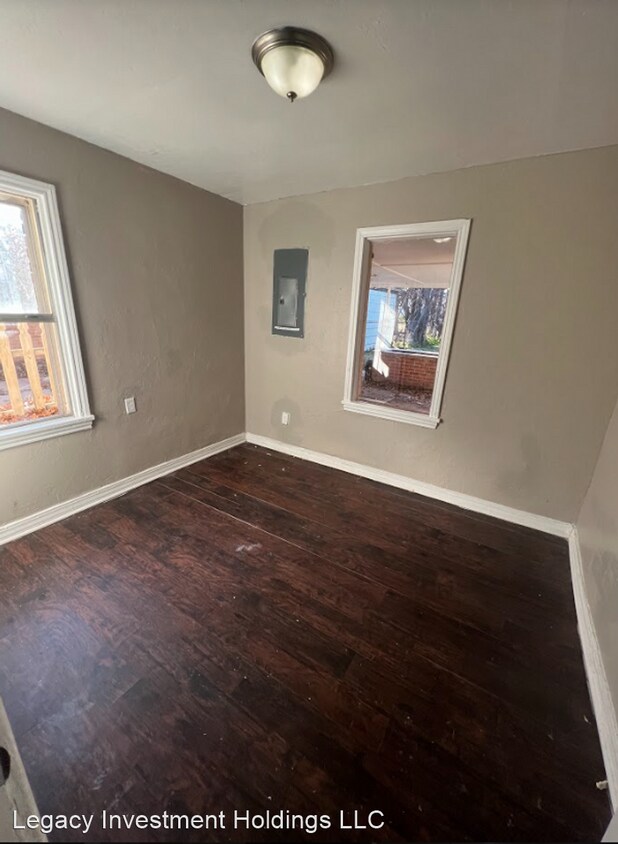 Primary Photo - 3 br, 2 bath House - 316 E Harmon