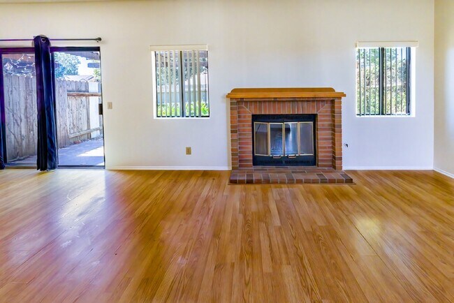 Foto del edificio - 2421 Mohican Ln