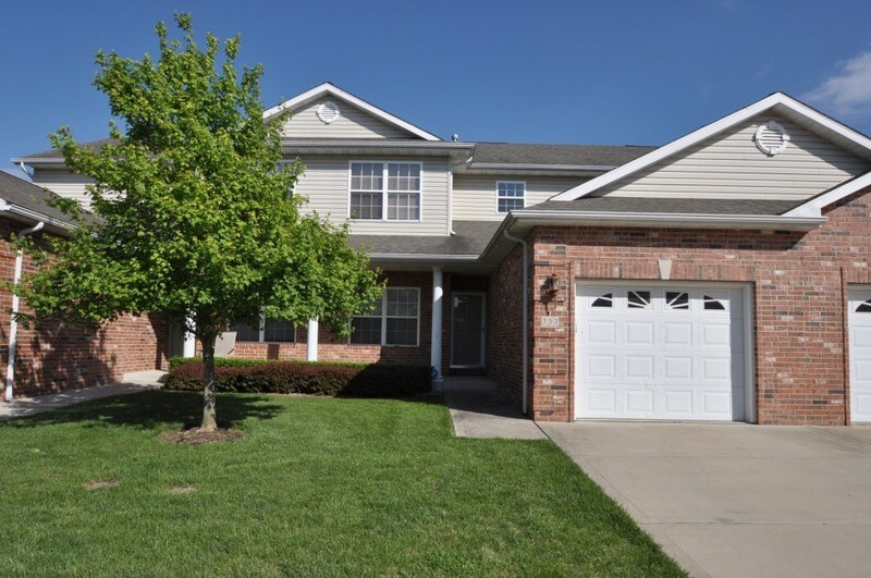 757 Michael St, O'Fallon, IL 62269 Condo for Rent in O'Fallon, IL