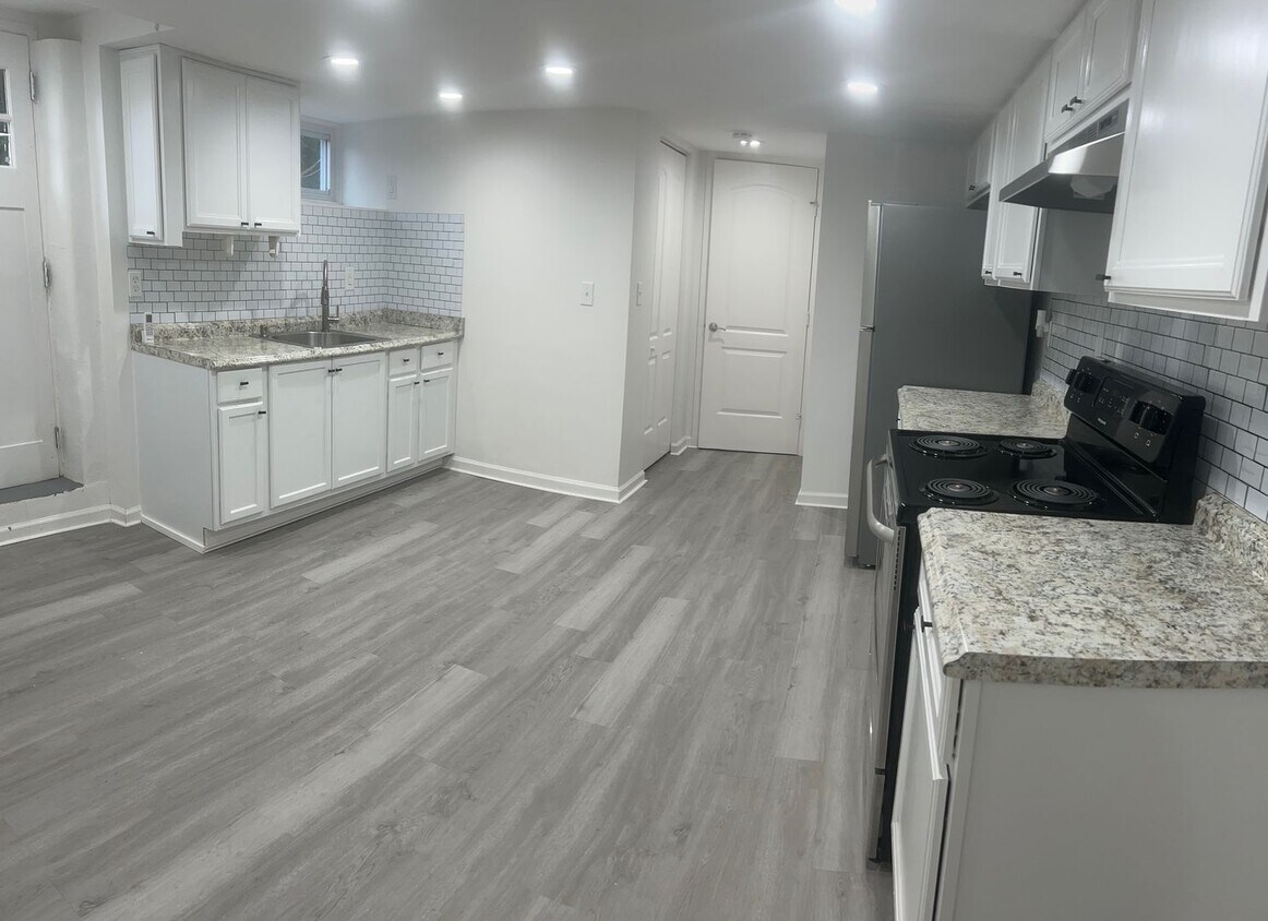 Foto principal - 111 E 38th St
