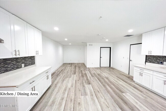 Building Photo - 639 W 9th St