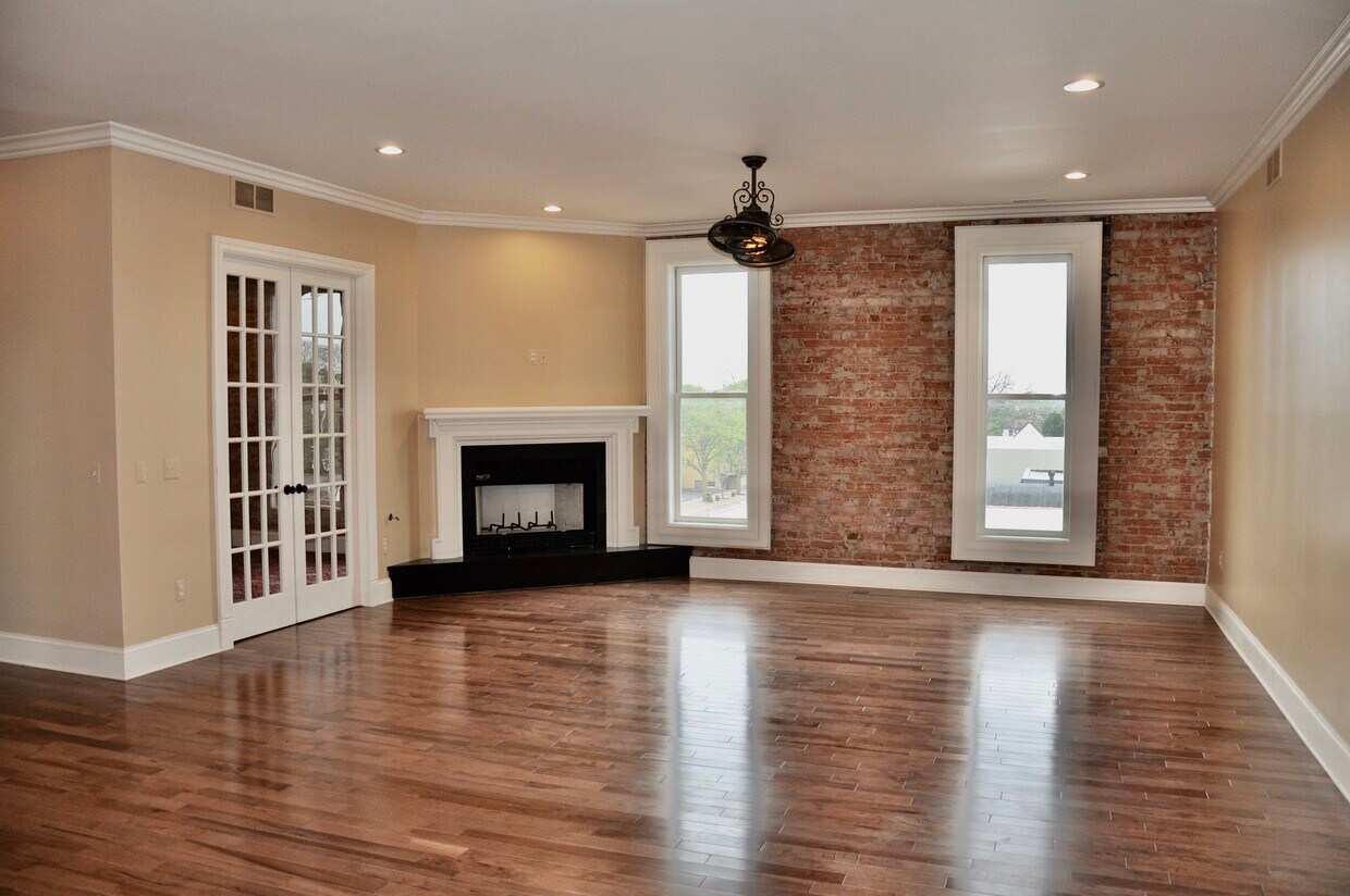 101 S Saginaw St Unit 300, Holly, MI 48442 Apartments in Holly, MI