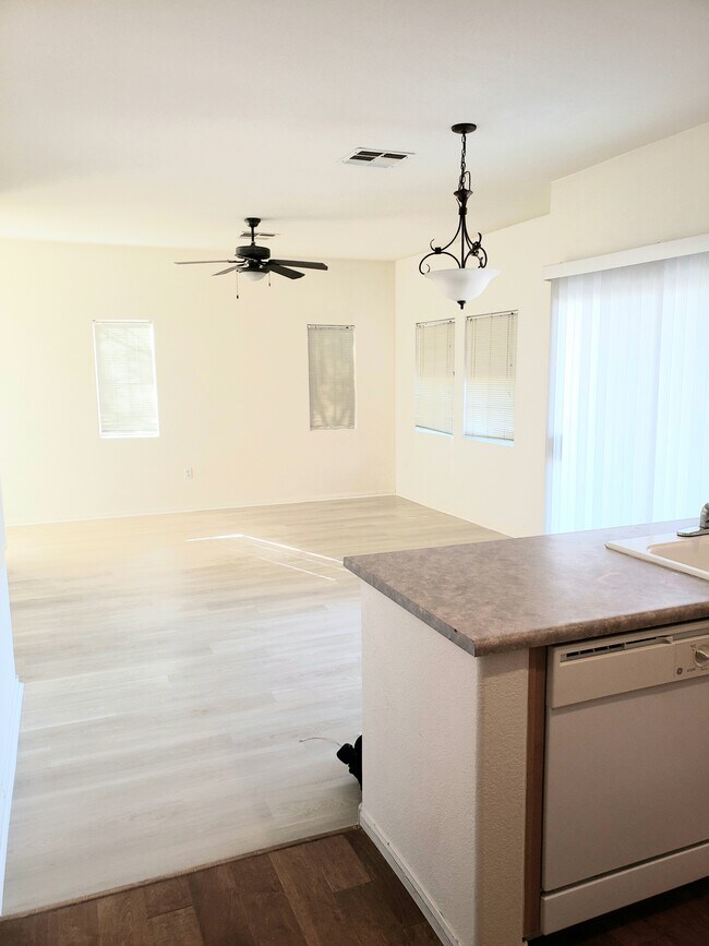 Building Photo - 3805 Ormond Beach St