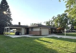 Building Photo - 860 Madelyn Dr