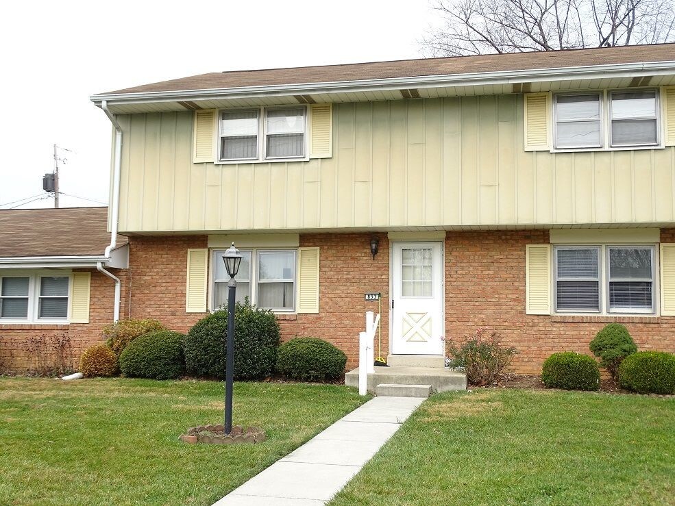 Primary Photo - 853 Londonderry Blvd