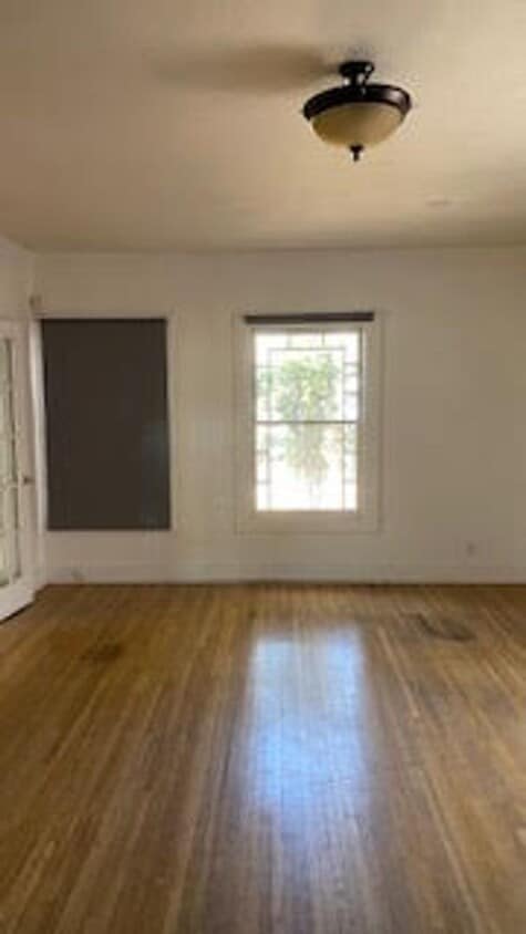 Primary Photo - Beautiful Spacious Home - 1 Month Free