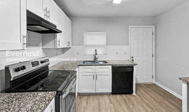 Building Photo - 1368 Alverado Way