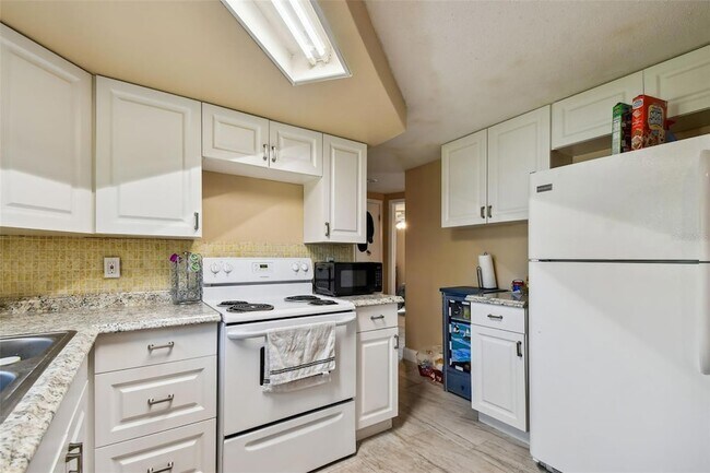 Building Photo - 9715 Gray Fox Ln