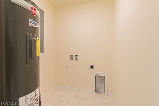 Building Photo - 27420 Treadmill Dr