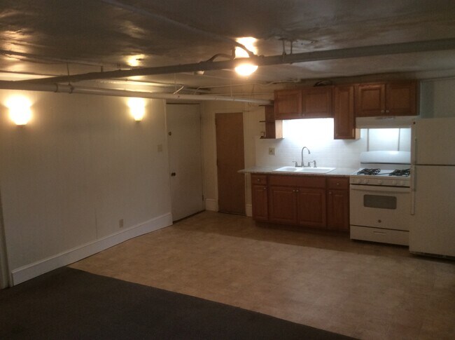 Building Photo - 18 N Highland Ave