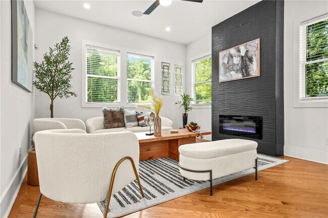 Building Photo - 2186 Park Terrace