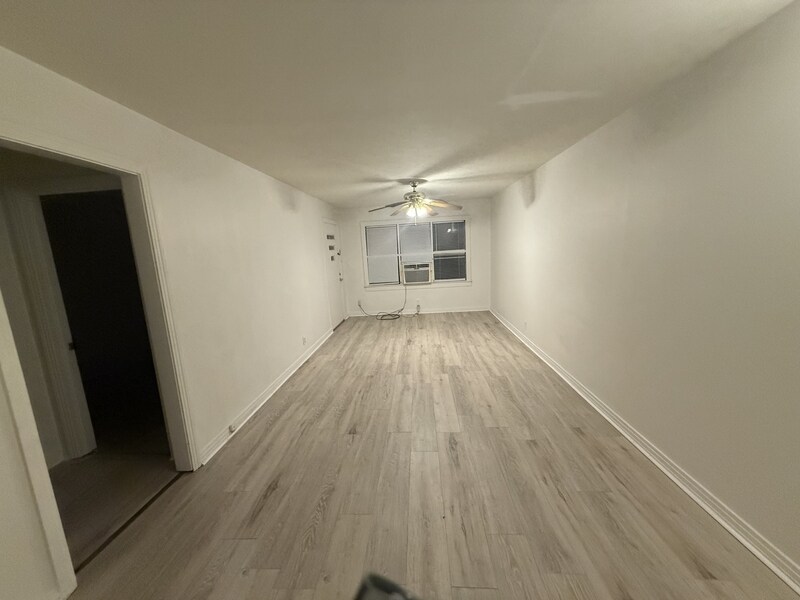 Foto del edificio - 1002 N Royal Ave