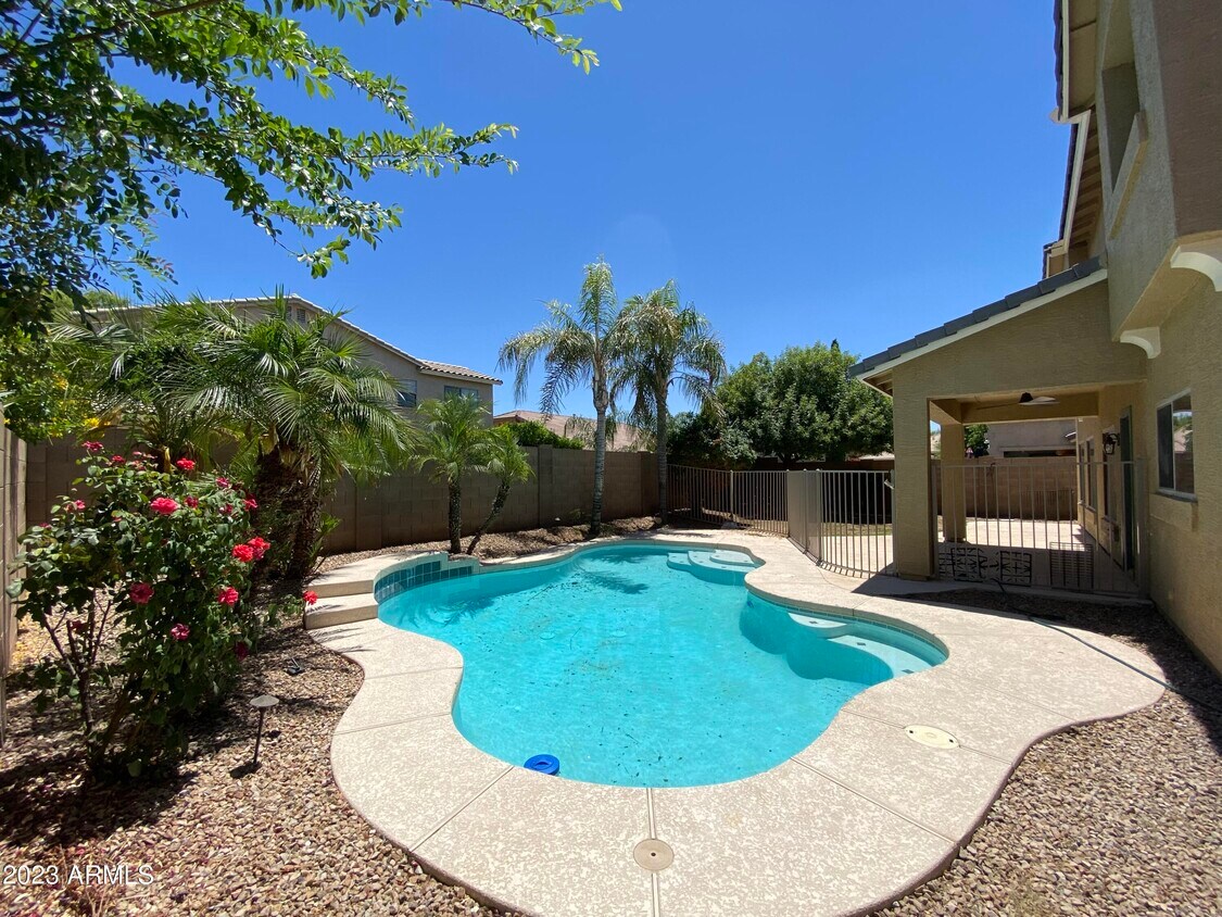 Primary Photo - 4909 E Colonial Dr