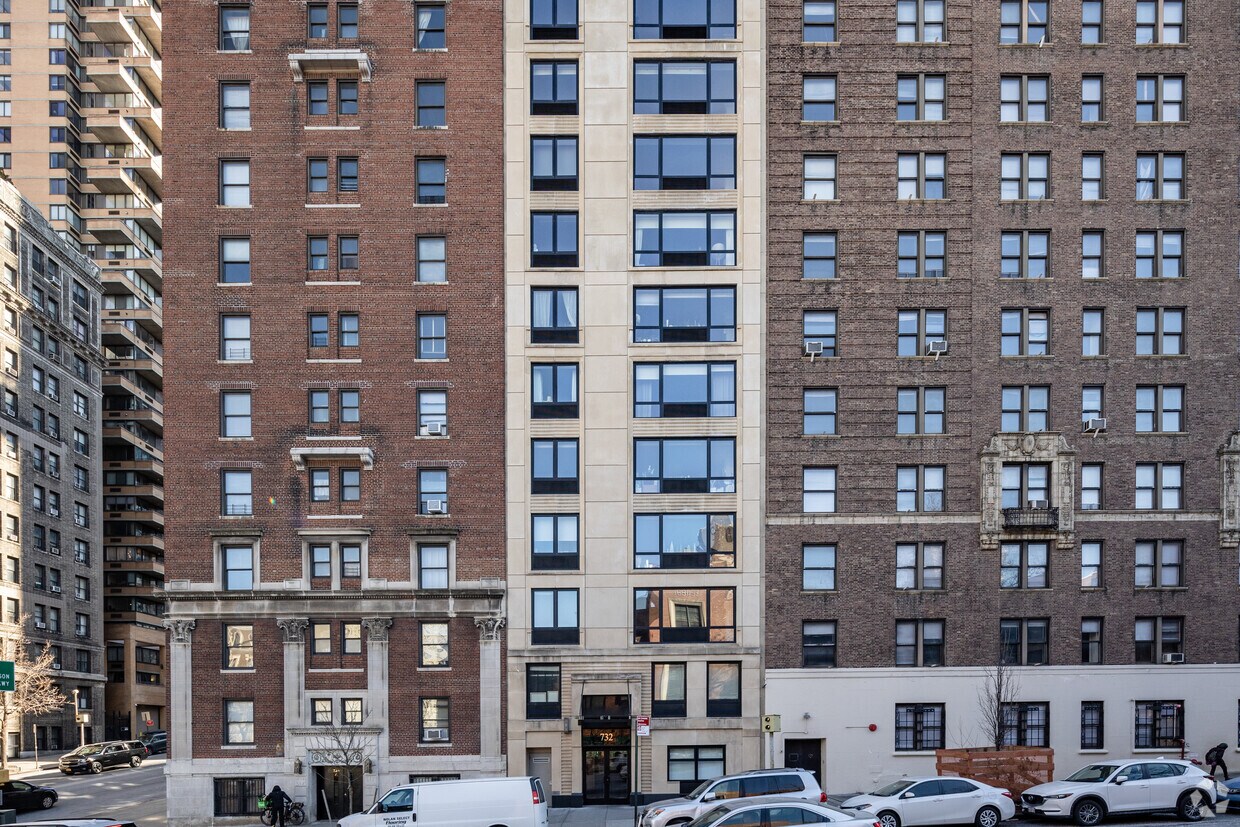 Foto del edificio - 732 West End Ave