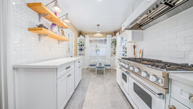 Foto del edificio - Burbank Wonder Years house