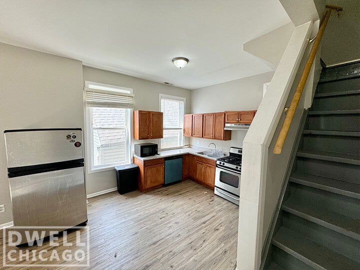 Primary Photo - 2133 S Fairfield Ave