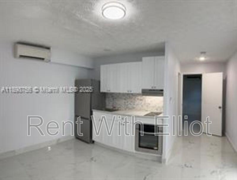 Foto principal - 2215 SW 47th St