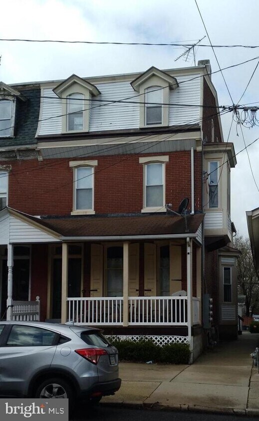 Building Photo - 210 Gay St