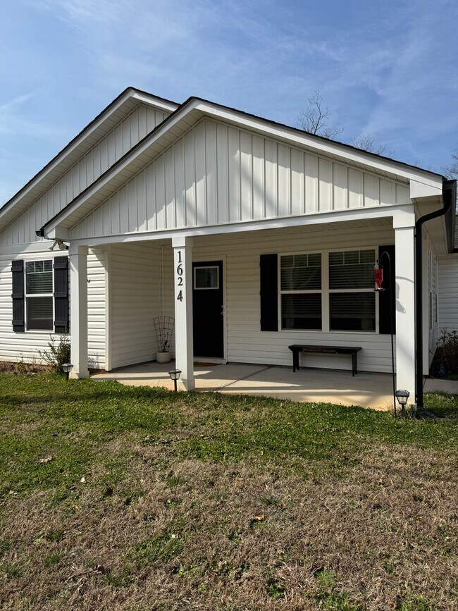 Foto del edificio - New Construction 3 Bed 2 Bath Home With Garage!