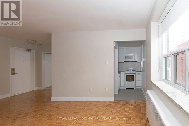 Photo du bâtiment - 1291 Bayview Ave