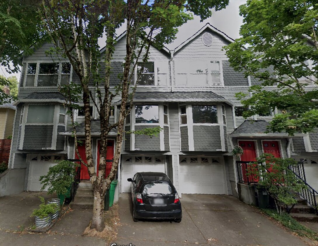 Primary Photo - Great Townhouse in Sellwood!