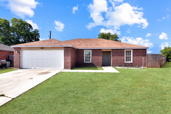 Building Photo - 1808 Freedom Loop