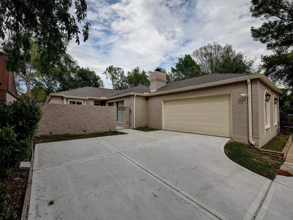 7810 Rollingbrook Dr, Houston, TX 77071 House Rental in Houston, TX