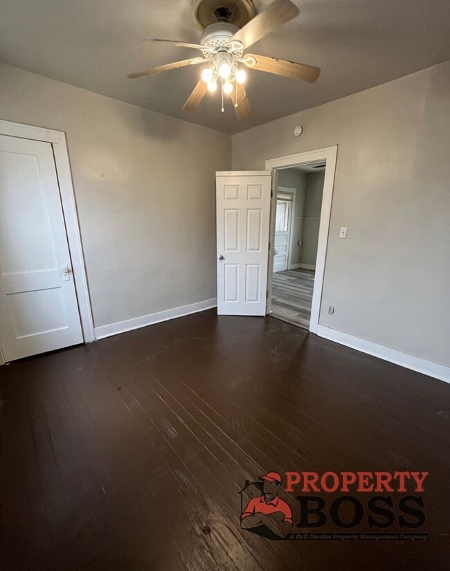 Foto del edificio - 519 W Columbus Dr