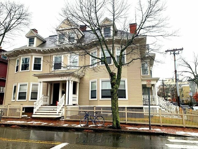 Photo - 356 Harvard St Apartment