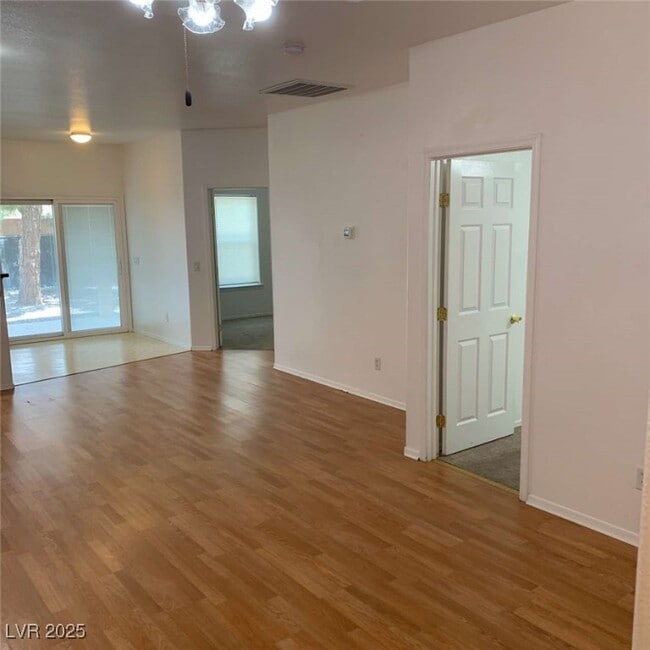 Building Photo - 530 Bourbon St