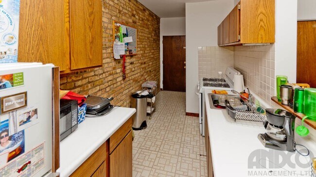 Foto del edificio - 1317 W Addison St
