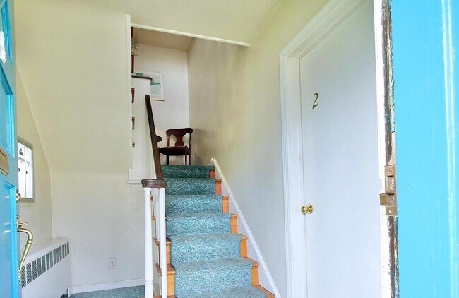hall Steps - 414 Clifton Ave