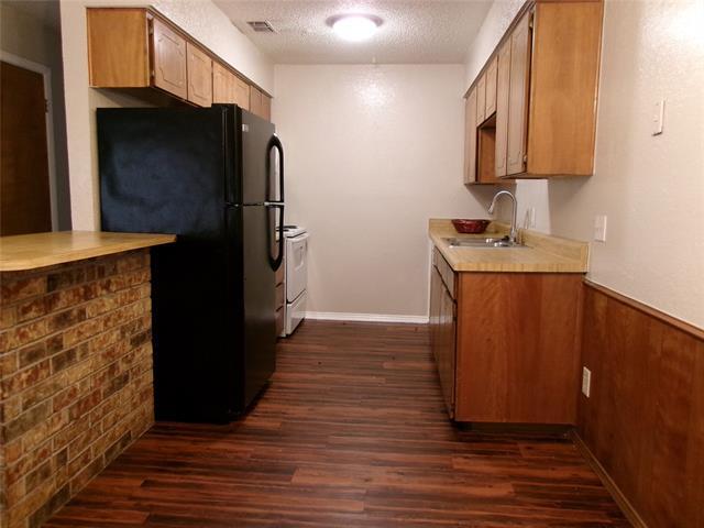 Building Photo - 1817 Family Cir