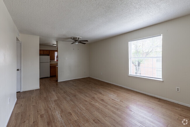 2HAB, 1BA - 750 ft² - Ivy Terrace Apartments