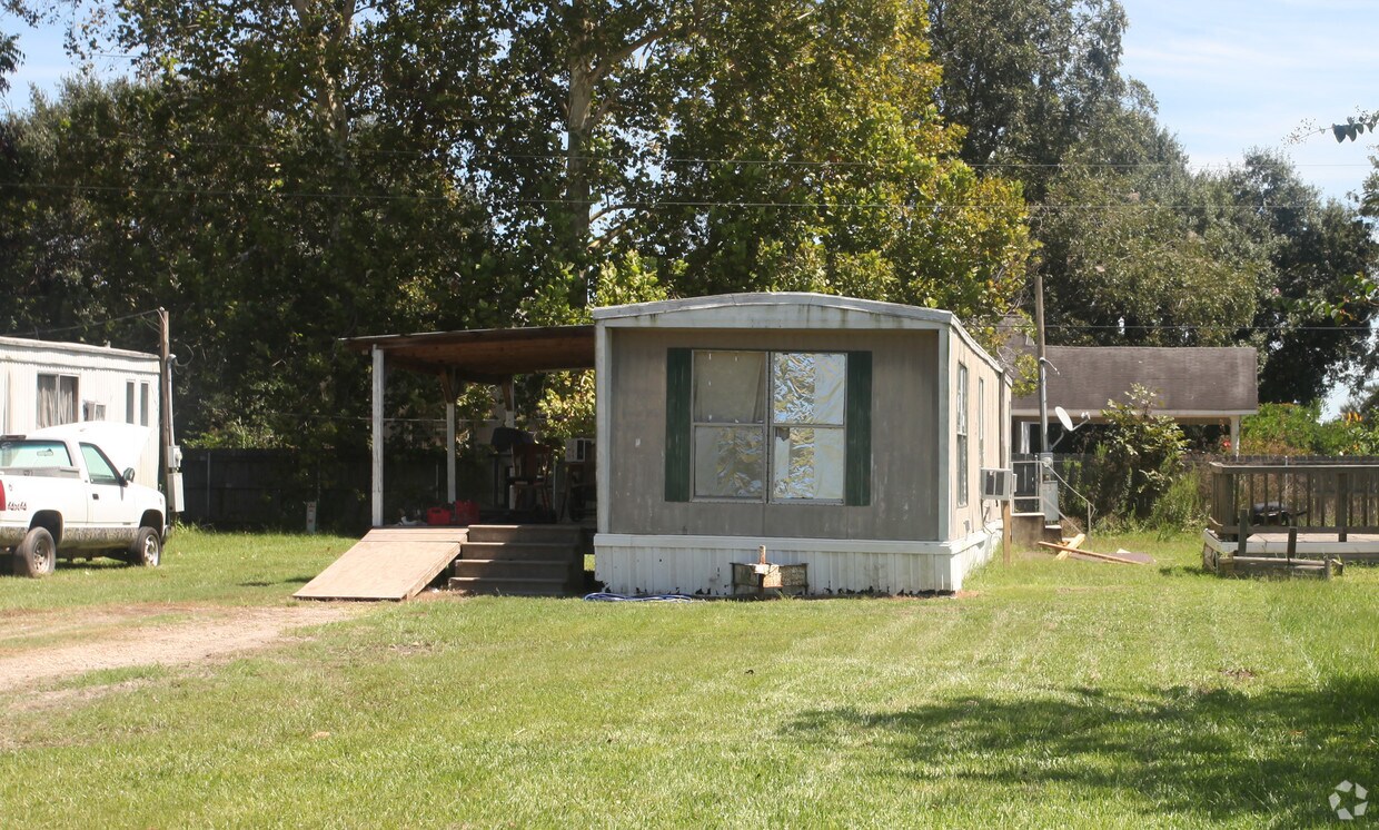 Building Photo - 204 Snipe Rd